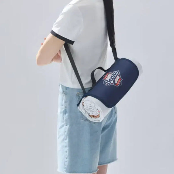 [BUNJANG] Doosan Bears Foldable Picnic Mat (New) / (정가 이하/새제품) 두산 베어스 폴더블 피크닉 매트