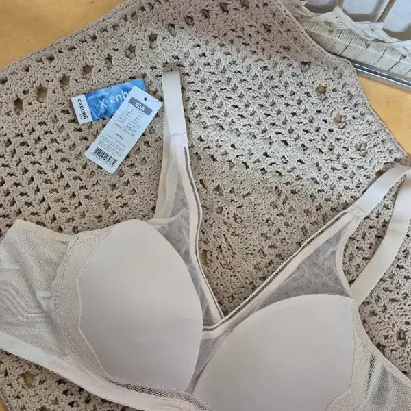 [BUNJANG] Vivian Original Bra 85A / 미사용!비비안정품브라85A