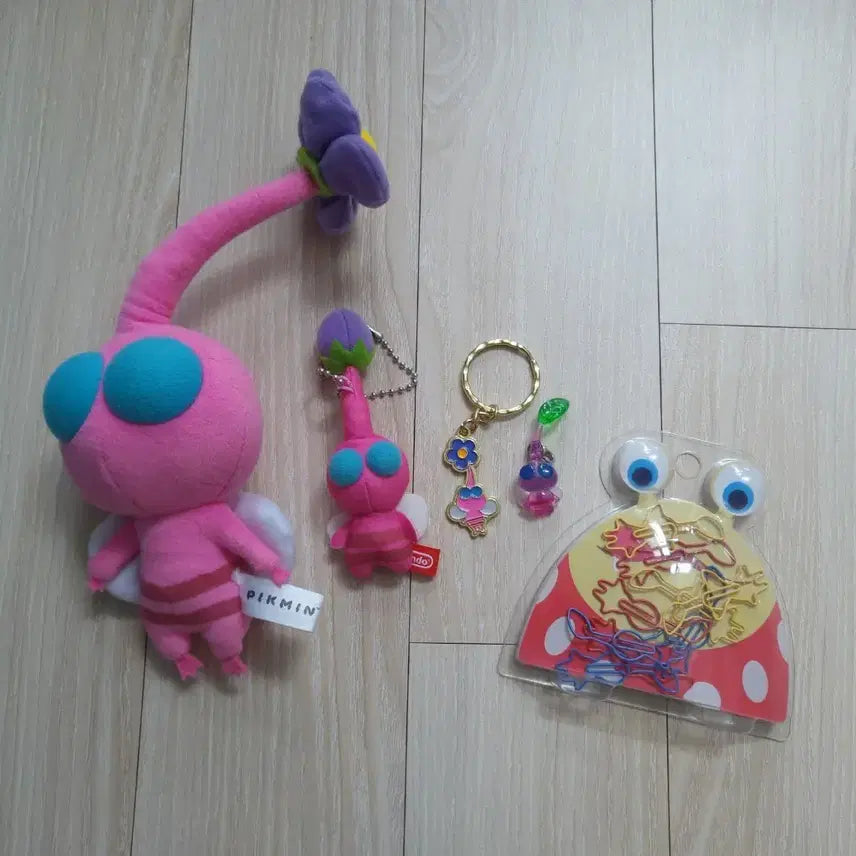 [BUNJANG] Nintendo Pikmin Plush, Keychain, and Clip Set / 닌텐도 피크민 인형, 키링, 클립 세트