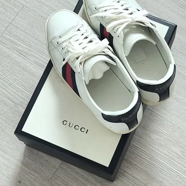 [BUNJANG] Gucci Ace Navy Tab Sneakers White / 구찌  에이스 스니커즈 260