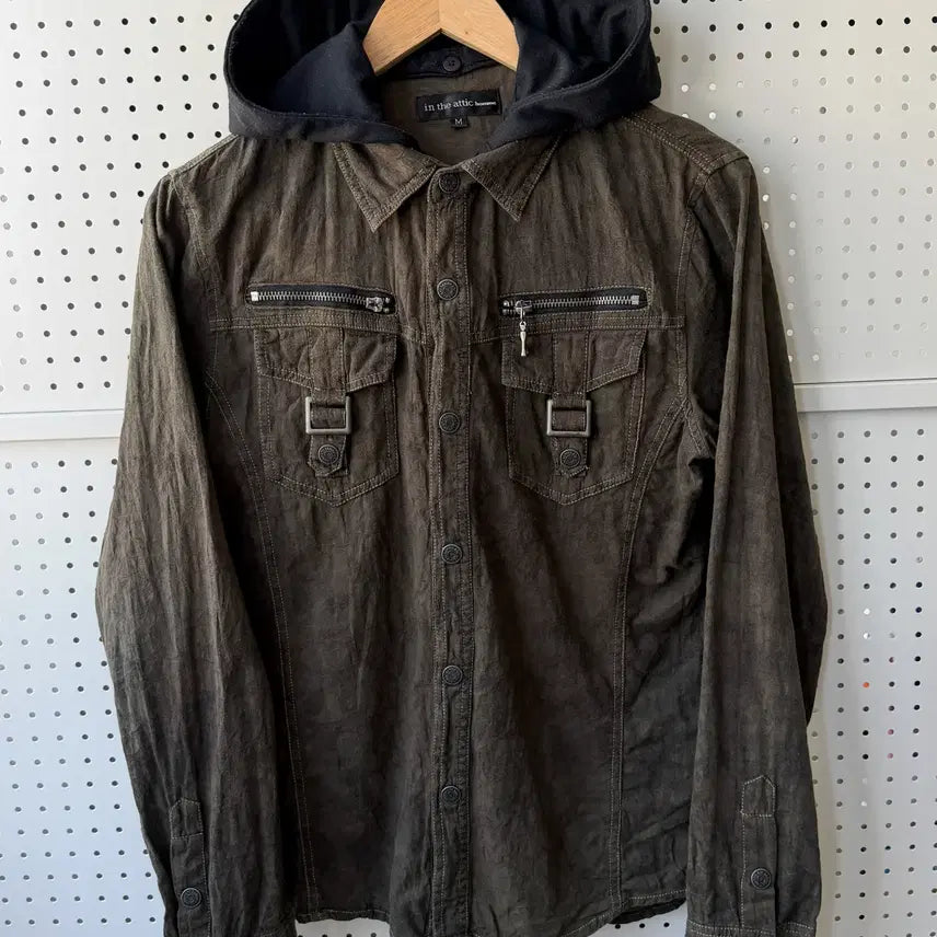 [BUNJANG] In The Attic Two-Pocket Gothic Hooded Shirt / 인 더 애틱 투포켓 고딕 후디드 셔츠