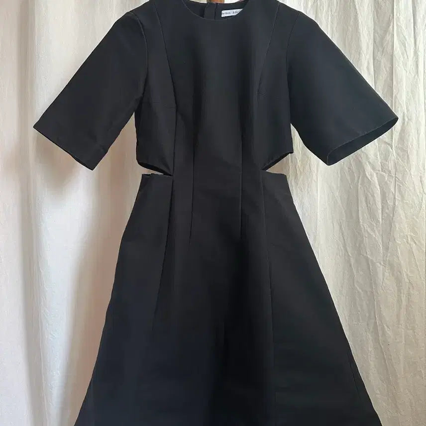 [BUNJANG] And Other Stories Cut-Out Midi Dress / 앤아더스토리즈 컷아웃 원피스