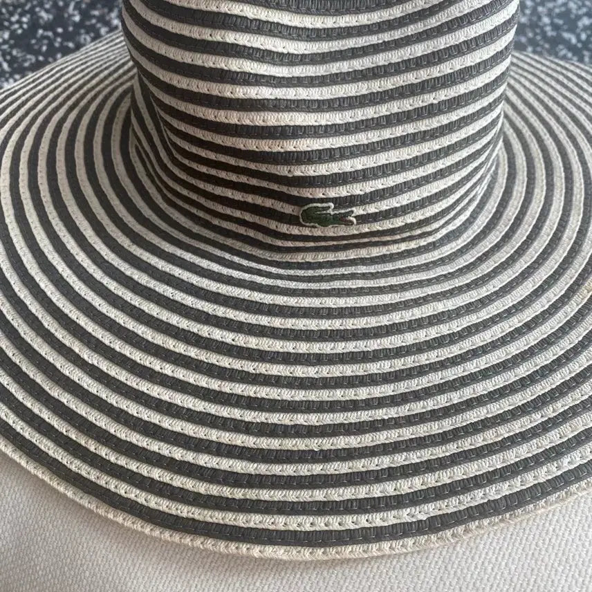 [BUNJANG] Lacoste Striped Wide-Brim Hat / 라코스테 스트라이프 챙 넓은 모자 정품
