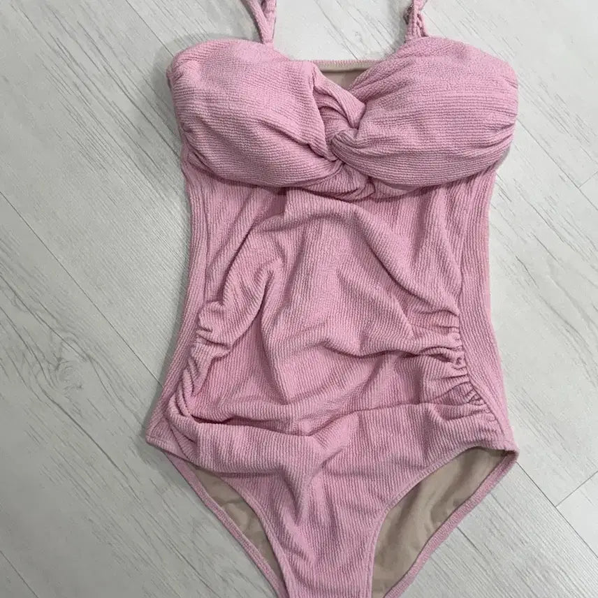 [BUNJANG] Pink One-Piece Swimsuit with Adjustable Straps / 핑크색 원피스 수영복 끈 조절 가능