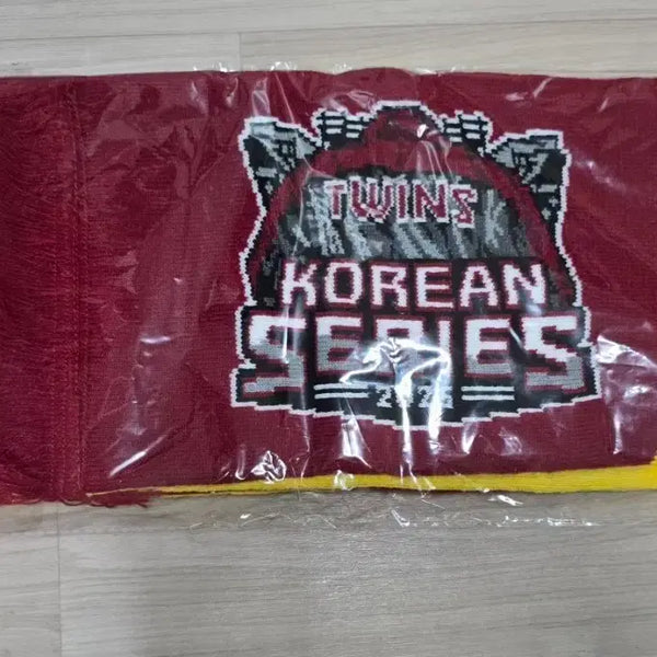 [BUNJANG] LG Twins 2025 Korean Series Supporter Scarf (Sealed) / 2025 LG 트윈스 응원 머플러 미개봉 새상품 판매합니다