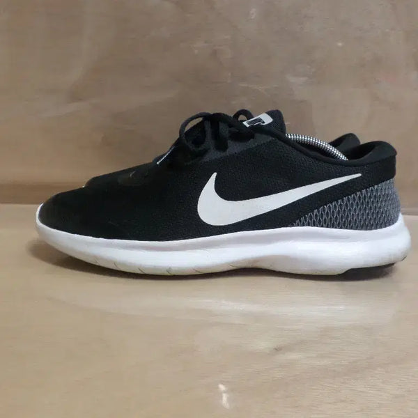 [BUNJANG] Nike Flex Experience Black Sneakers / 후루룩구제3 280 나이키 플렉스 익스피리언스 블랙 운동화260731