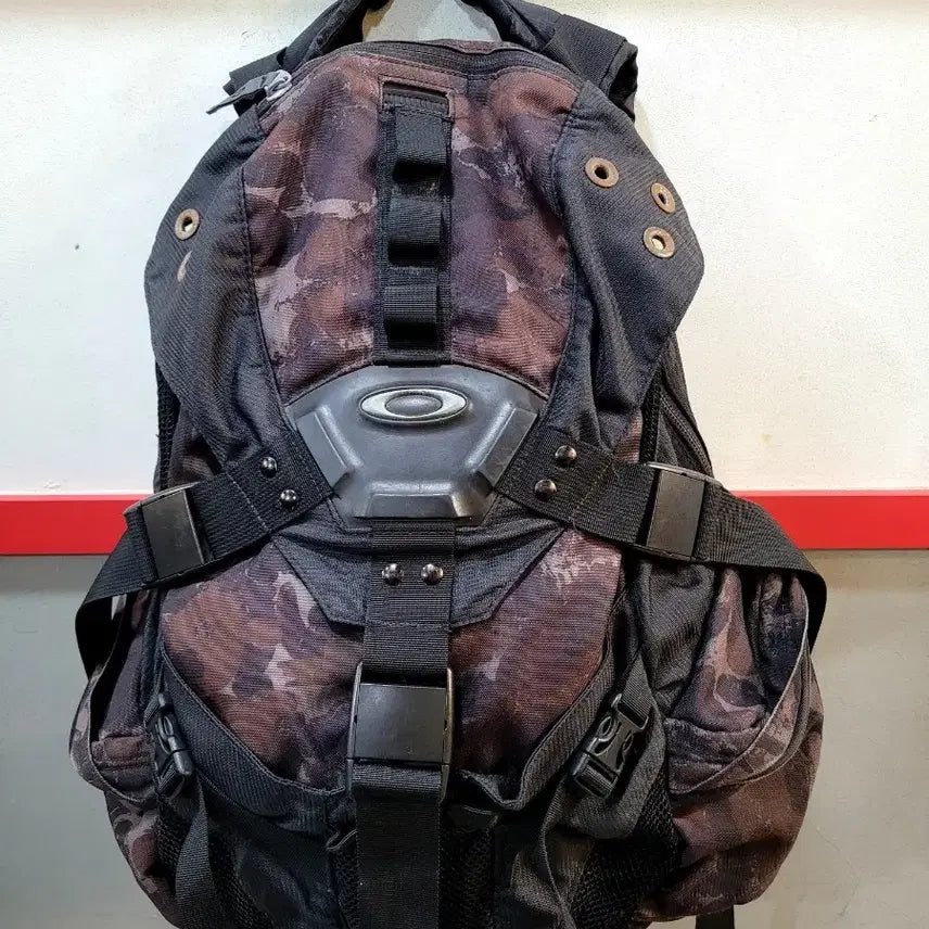 [BUNJANG] Oakley Icon 3.0 Camo Technical Backpack / 정품 오클리 아이콘 3.0 카모 테크니컬 백팩