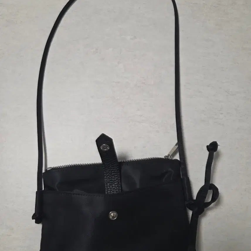 [BUNJANG] Bonggeut Maki Bag Black / 봉긋마키백