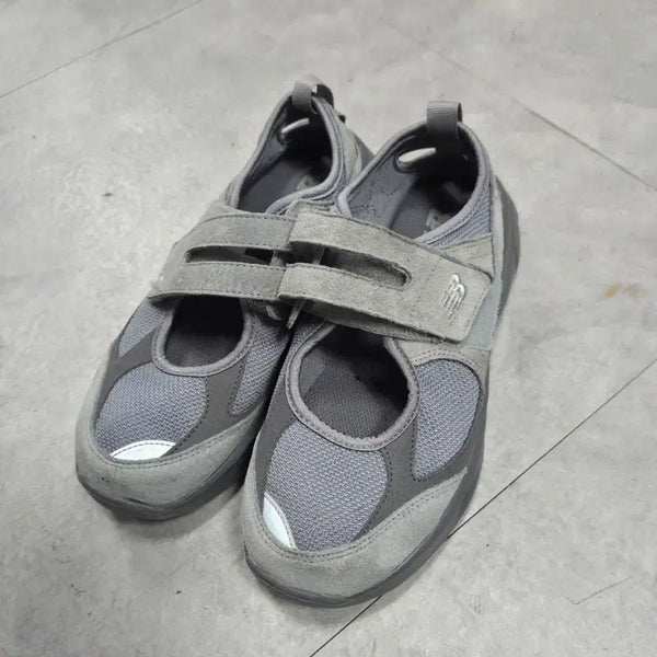 [BUNJANG] New Balance Breeze Grey Velcro Sneakers / 뉴발란스 브리즈 그레이 벨크로  스니커즈 240