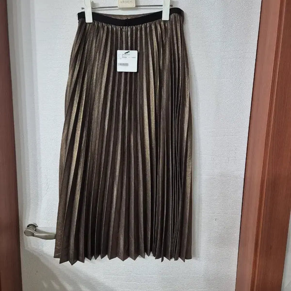 [BUNJANG] Chatelaine Pleated Skirt Gold / 샤트렌 플리츠 스커트 골드 새상품입니다