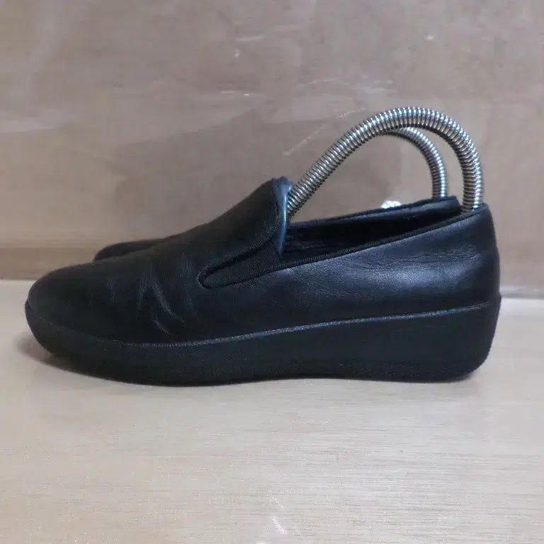 [BUNJANG] Fitflop Black Shoes Sneakers / 후루룩구제3 225 핏플랍 블랙 구두 단화 스니커즈 260731