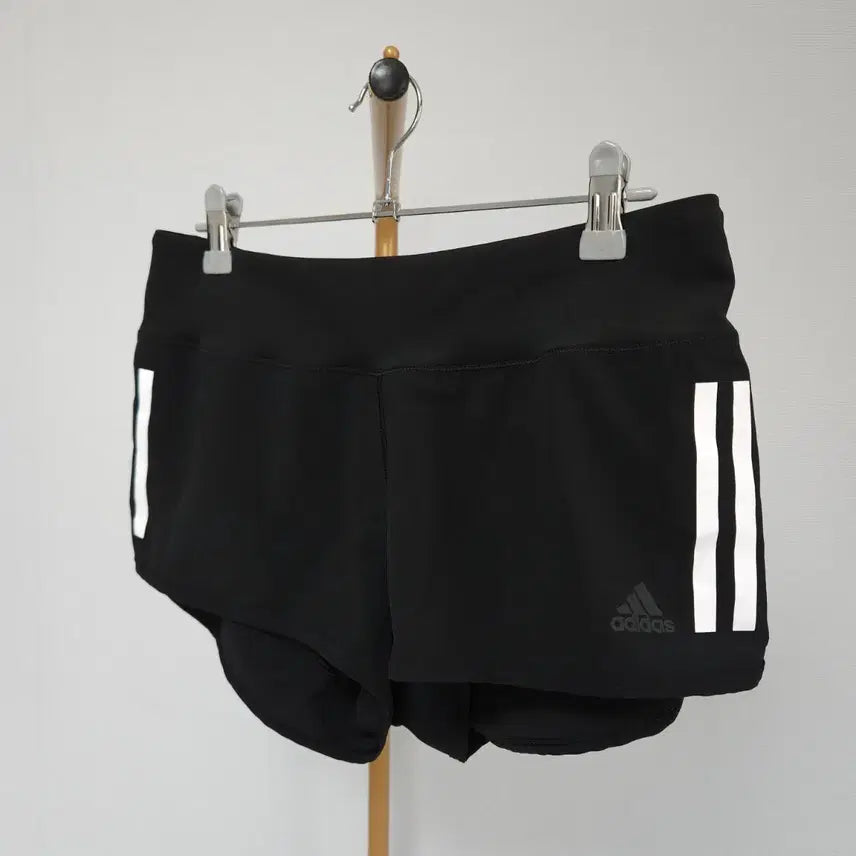 [BUNJANG] Adidas Women's Running Performance Shorts / 95 ) 아디다스 여성 런닝 기능성 숏팬츠