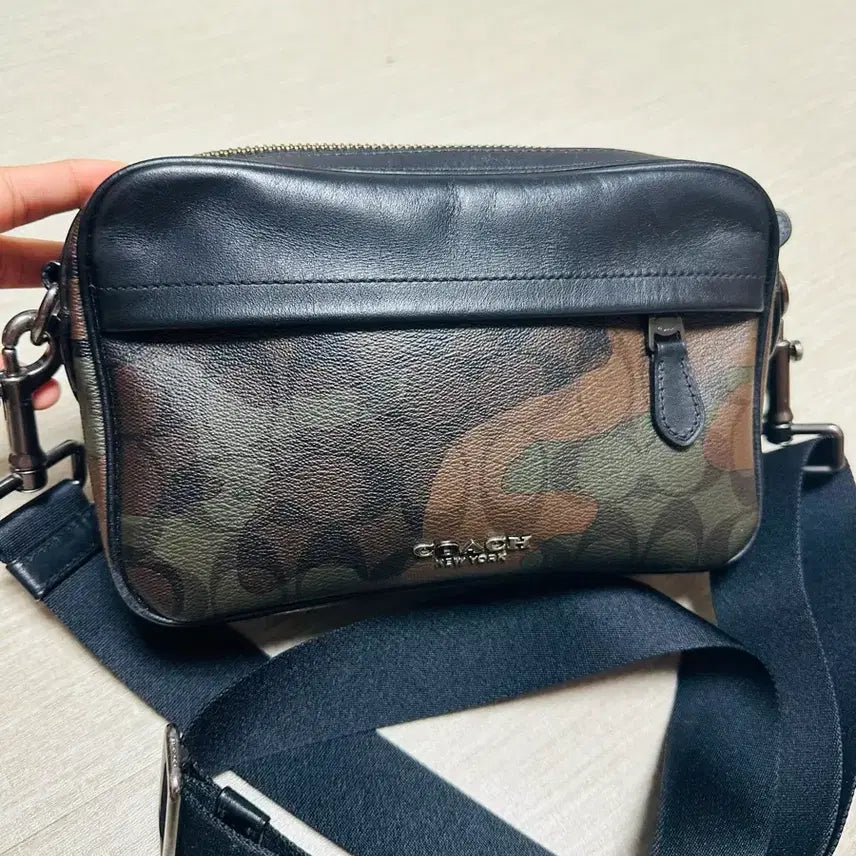 [BUNJANG] Coach Camouflage Crossbody Bag / 코치가방