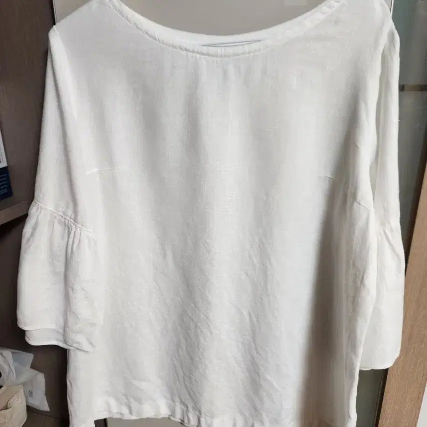 [BUNJANG] Gaettongcom Ruffle Sleeve Blouse / 개똥닷컴 소매 러플 블라우스