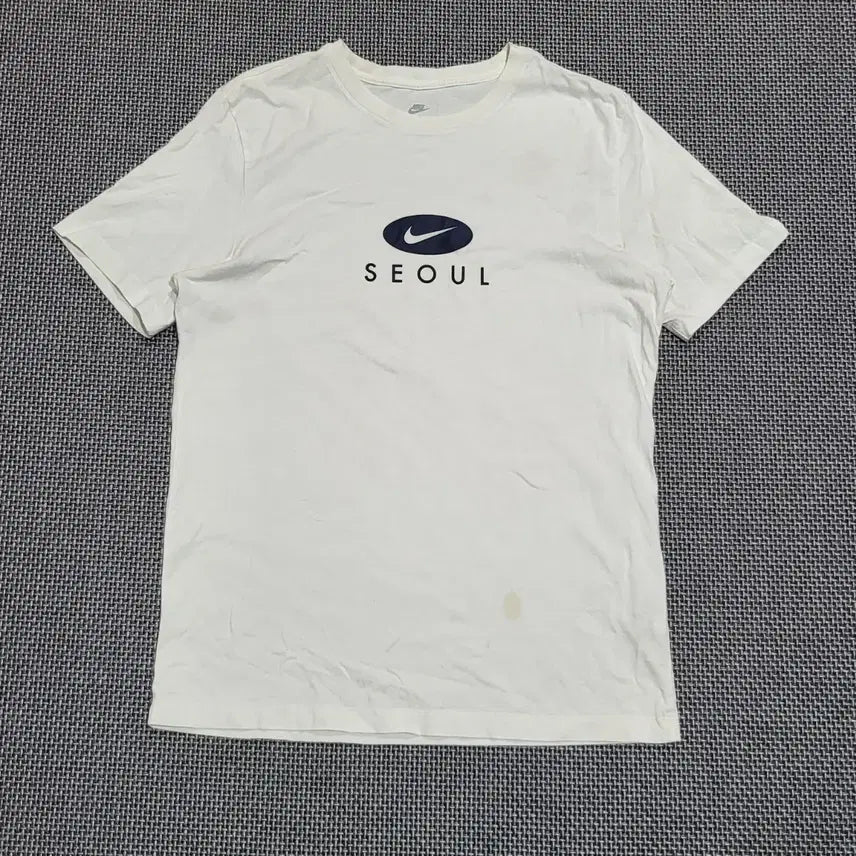 [BUNJANG] Nike NSW Seoul Short Sleeve T-Shirt White/Midnight Navy (L) / 나이키 NSW 서울 반팔 티셔츠 화이트 미드나잇 네이비 (L)