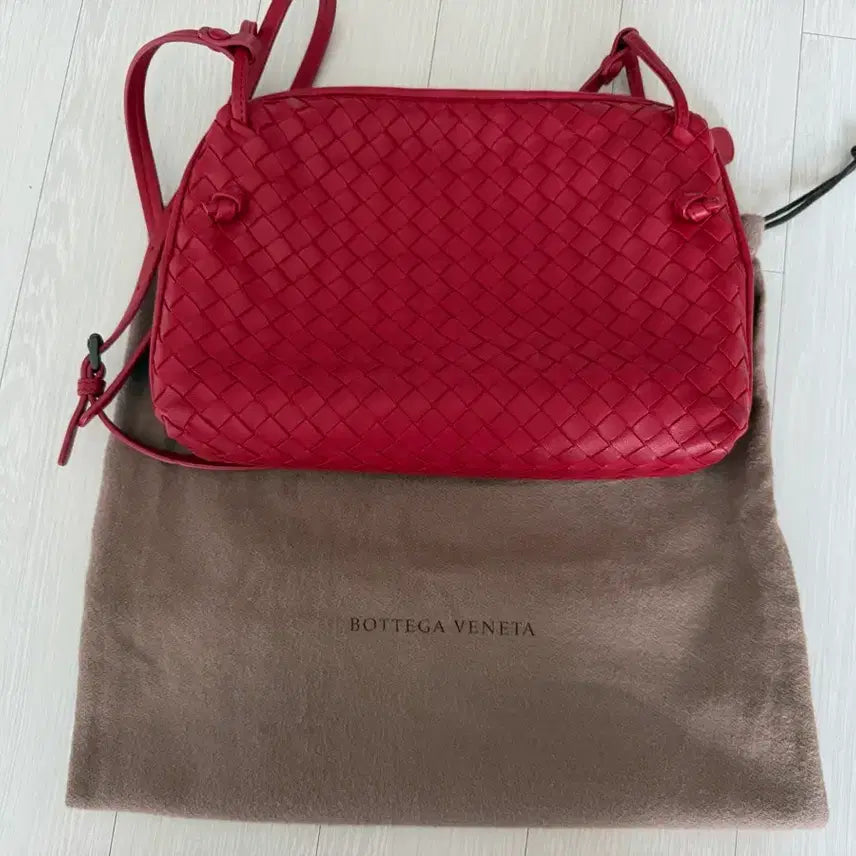[BUNJANG] Bottega Veneta Red Intrecciato Shoulder Bag / 보테가베네타 숄더백 레드