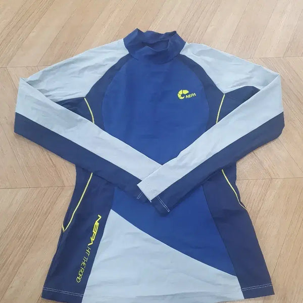 [BUNJANG] Nepa Women's Rash Guard Blue/Gray / 네파 여자 래쉬가드 블루/그레이