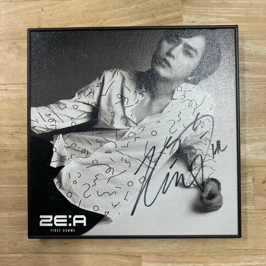 [BUNJANG] ZE:A Jung Heechul Autographed Framed Photo / 제국의아이들 정희철 친필싸인액자