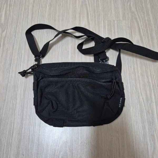 [BUNJANG] YMCLKY Sacoche Messenger Bag Crossbody Bag Black / YMCLKY Sacoche 메신저백 크로스 가방 GPO607
