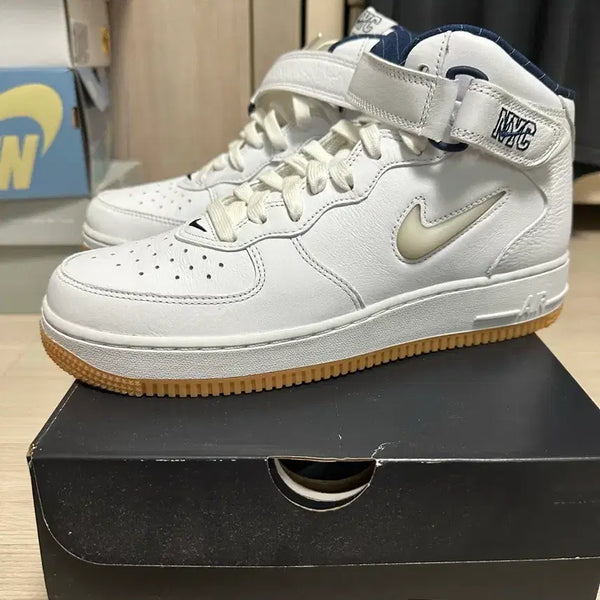 [BUNJANG] Nike Air Force 1 Mid QS NYC White Midnight Navy / 나이키 에어포스 1 미드 QS NYC 화이트 미드나잇 네이비