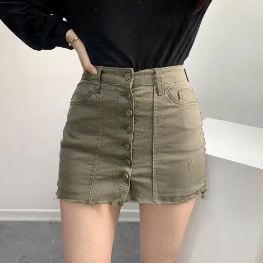 [BUNJANG] Cotton Candy Store Khaki Button Mini Skirt / 코튼캔디스토어 카키 버튼 미니스커트 새상품