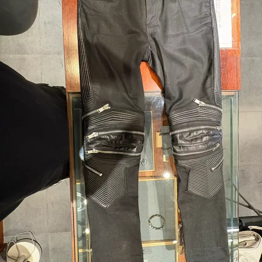 [BUNJANG] Saint Laurent Leather Panel Jeans (Tailored) / 생로랑 레더패널진 수선제품 33사이즈