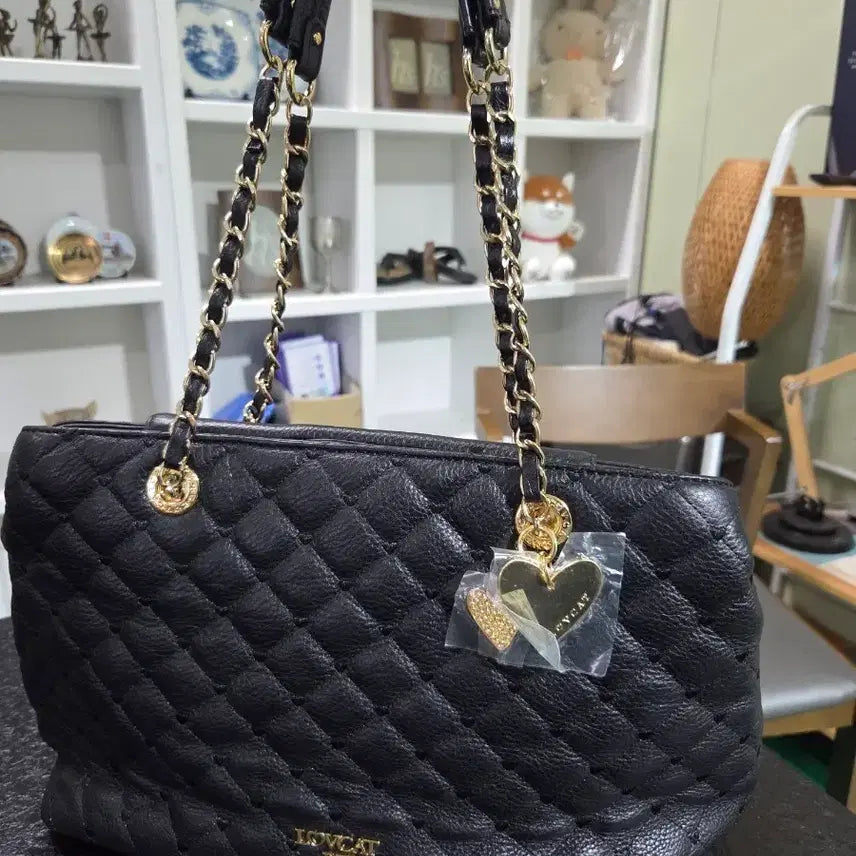 [BUNJANG] Lovecat Quilting Chain Shoulder Bag Black / 러브캣 퀼팅 체인 숄더백 블랙