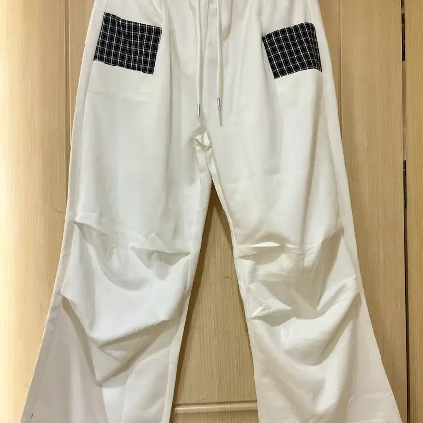 [BUNJANG] Check Pattern Pocket White Wide Training Pants / 새상품) 체크 패턴 포켓 화이트 와이드 트레이닝 팬츠