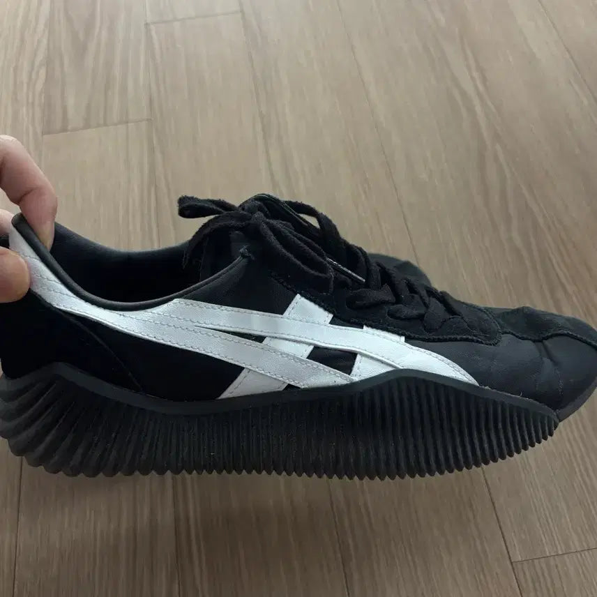 [BUNJANG] Onitsuka Tiger Acromount Black Sneakers / 오니츠카타이거 아크로마운트