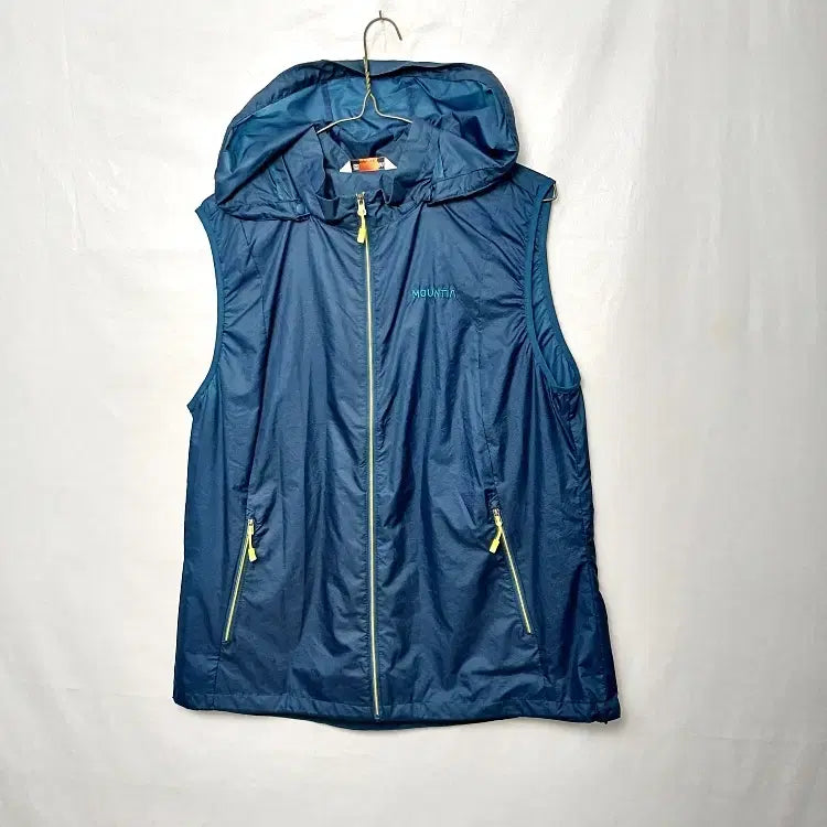 [BUNJANG] Mountia Women's Hooded Windbreaker Vest 105 / Mountia 마운티아 여성 후드 바람막이 베스트 105