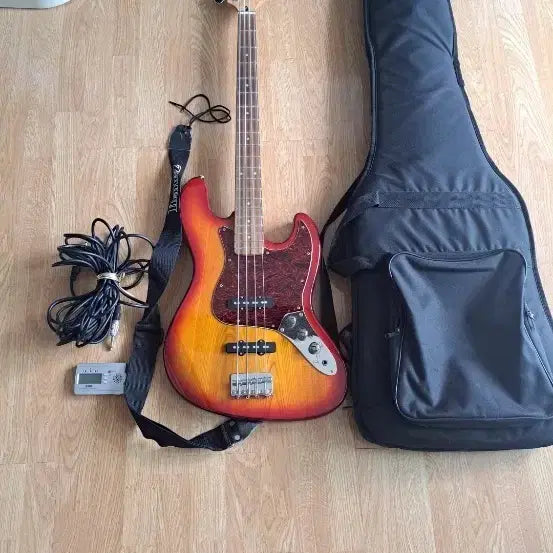 [BUNJANG] Phil Pro 4-String Bass Guitar Sunburst + Case / Phil Pro 베이스 기타 4현 썬버스트 색상 + 케이스