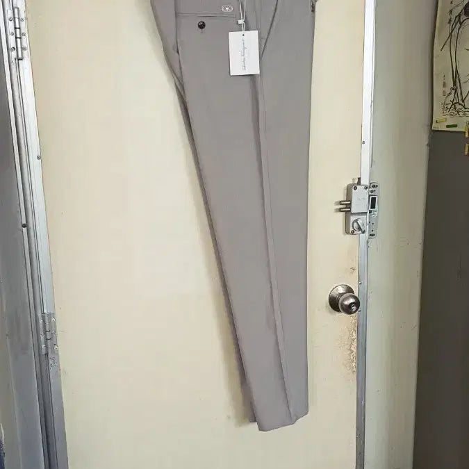 [BUNJANG] Salvatore Ferragamo Men's Summer Trousers Size 40 / 살바토레파라카모새옷남성여름바지40싸이즈