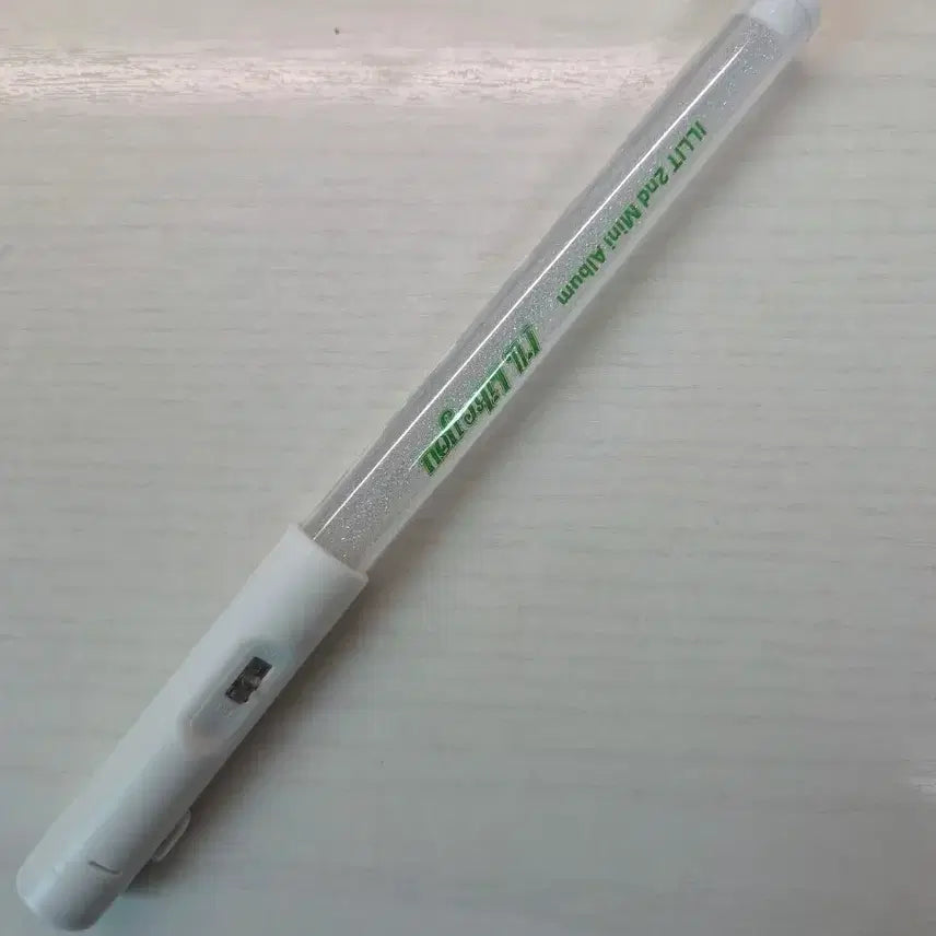 [BUNJANG] ILLIT Cherish I'LL-IT Official Light Stick / 아일릿 체리쉬 아일라이크유 임시 응원봉 라이트 스틱