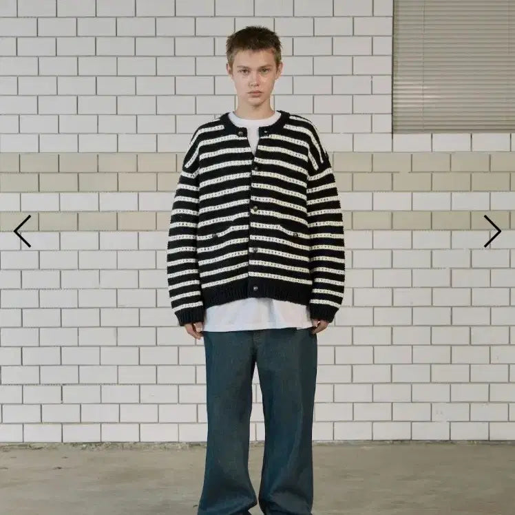 [BUNJANG] STU Round Neck Stripe Cardigan Navy M / 미시착새상품 m사이즈)) Stu 라운드넥 스트라이프 가디건 네이비 팝니다