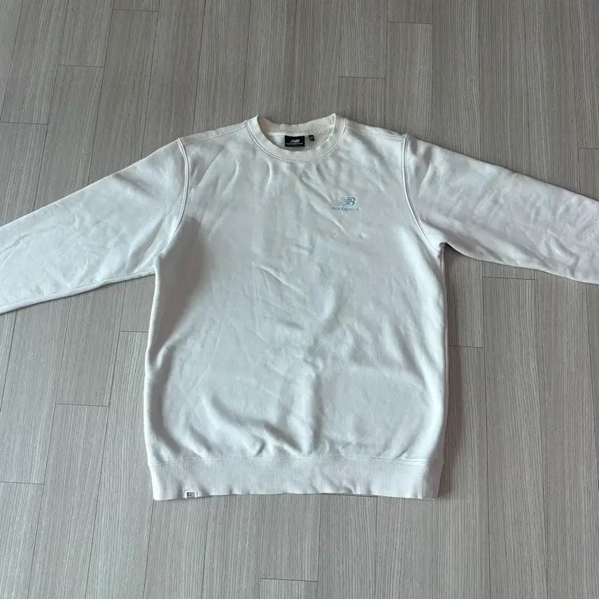 [BUNJANG] New Balance Unisex Sweatshirt (Ivory, Size L/100) / 뉴발란스 정품 남녀공용 맨투맨 아이보리