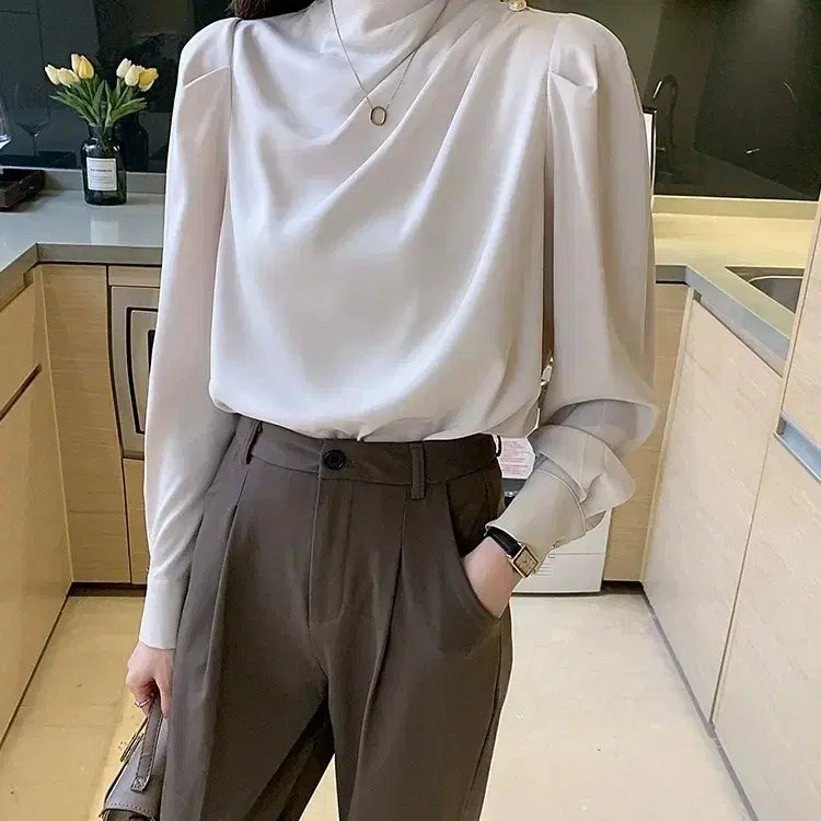 [BUNJANG] Silky Blouse with Shirring and Gold Buttons / (새상품) 오피스룩 긴팔 셔링 골드단추 실키 블라우스