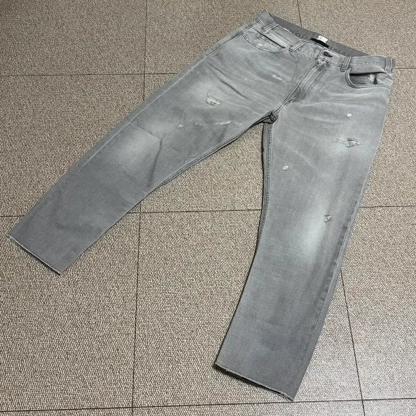 [BUNJANG] COVERT Grey Straight Fit Denim Jeans / 커버트(COVERT) 그레이 디스진