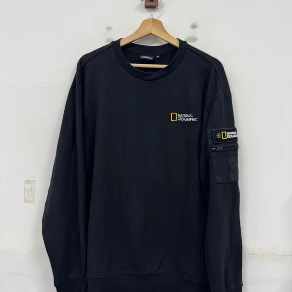 [BUNJANG] National Geographic Arm Pocket Wappen Sweatshirt / (110)내셔널지오그래픽 암포켓 와펜 맨투맨