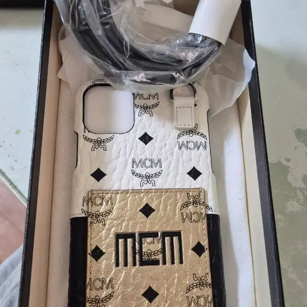 [BUNJANG] MCM Visetos iPhone 11 Pro Max Case / 엠씨엠 비세토스 아이폰 11 PRO MAX케이스