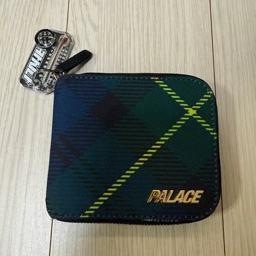 [BUNJANG] Palace P-Lux Zip Wallet Black Watch / 팔라스 P-럭스 집 월렛 블랙 워치