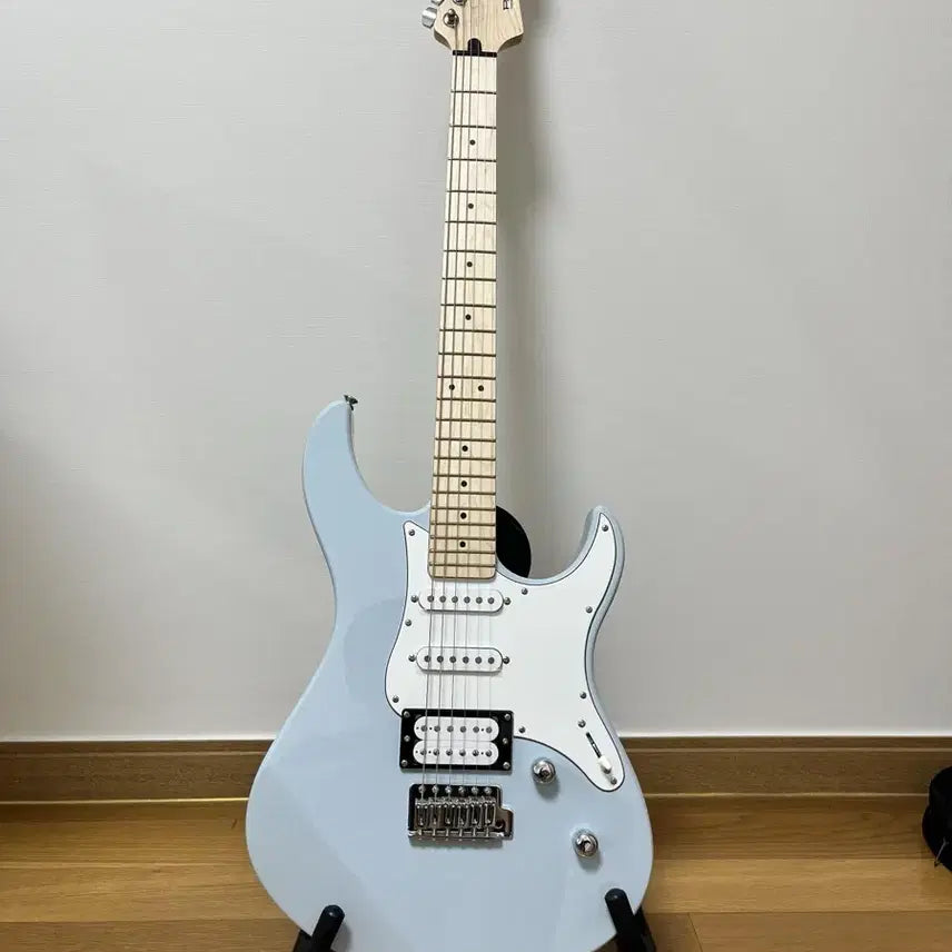 [BUNJANG] Yamaha Pacifica 112VM Electric Guitar Ice Blue Set / (세트) 야마하 퍼시피카 112vm 아이스블루 일렉기타