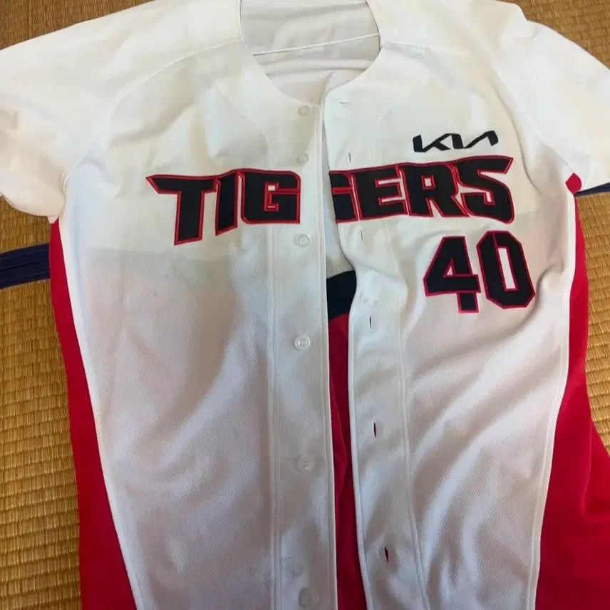 [BUNJANG] KIA Tigers Baseball Uniform #40 Naeil Home Replica 3XL / KIA 타이거즈 야구 유니폼 40번 네일 홈레플리카 3xl 판매