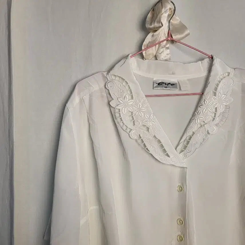 [BUNJANG] Vintage Erpo German White Collar Embroidered Blouse / 빈티지 에르포 독일 화이트 카라 자수 블라우스