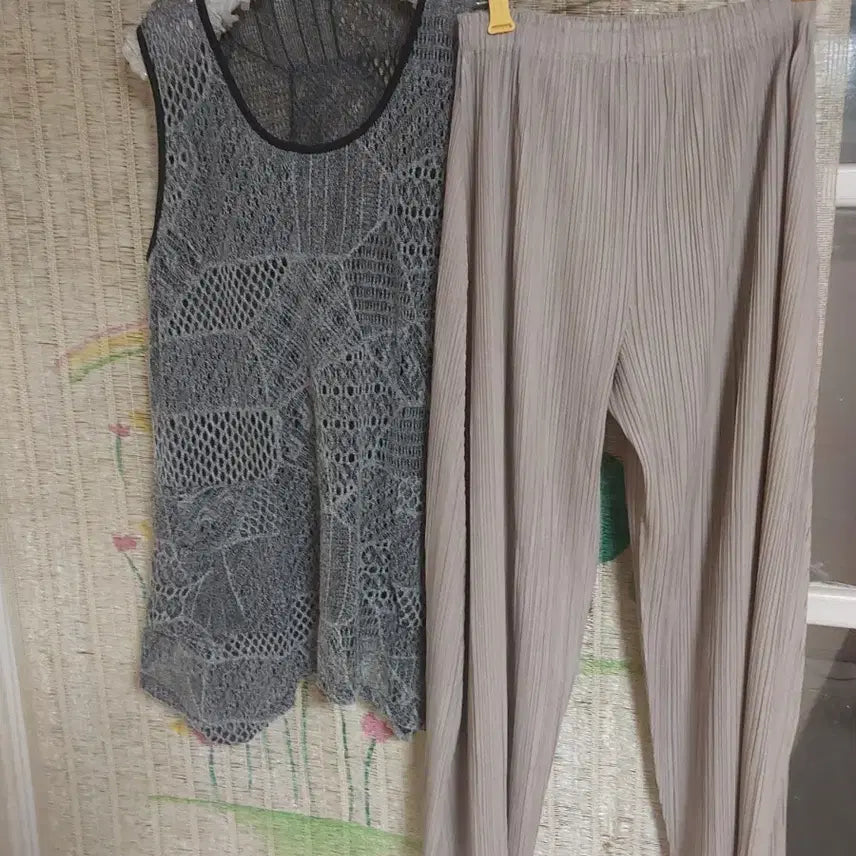 [BUNJANG] Knit Sleeveless Top + Pleated Pants Set / 미사용)니트 민소매 상의 + 플리츠 팬츠 세트