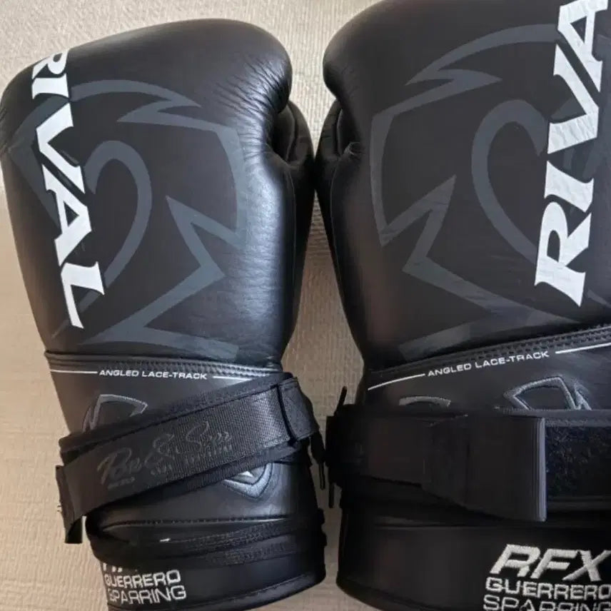 [BUNJANG] Rival Gloves Guerrero 16oz Black Lace / 라이벌 글러브 RFX 게레로 블랙 레이스 16온스팝니다