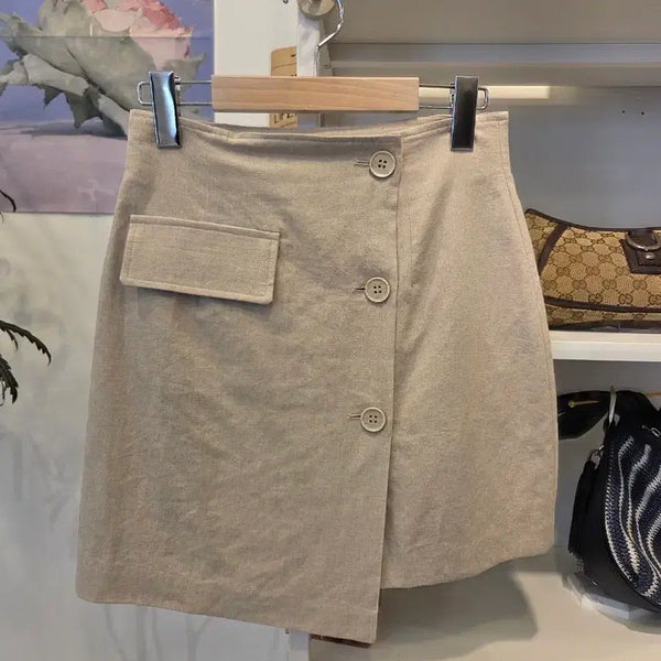 [BUNJANG] Linen Mini Skirt with Asymmetrical Button Detail / 언밸런스 단추 린넨 미니스커트