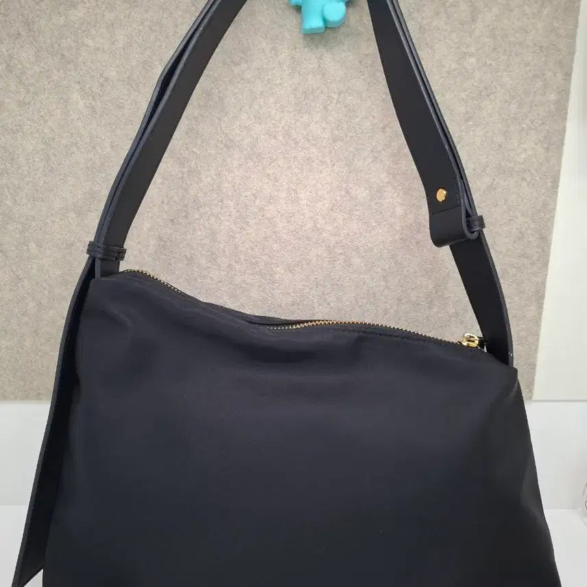 [BUNJANG] Roseoul Rowie Nylon Shoulder Bag / 로서울 로위(Rowie) 나일론 숄더백