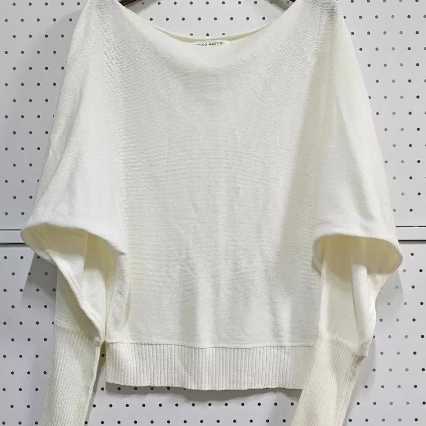 [BUNJANG] Cocomatini Boatneck Batwing Knit Sweater - Ivory / 코코마티니 니트 스웨터 보트넥 가오리핏 니트 아이보리