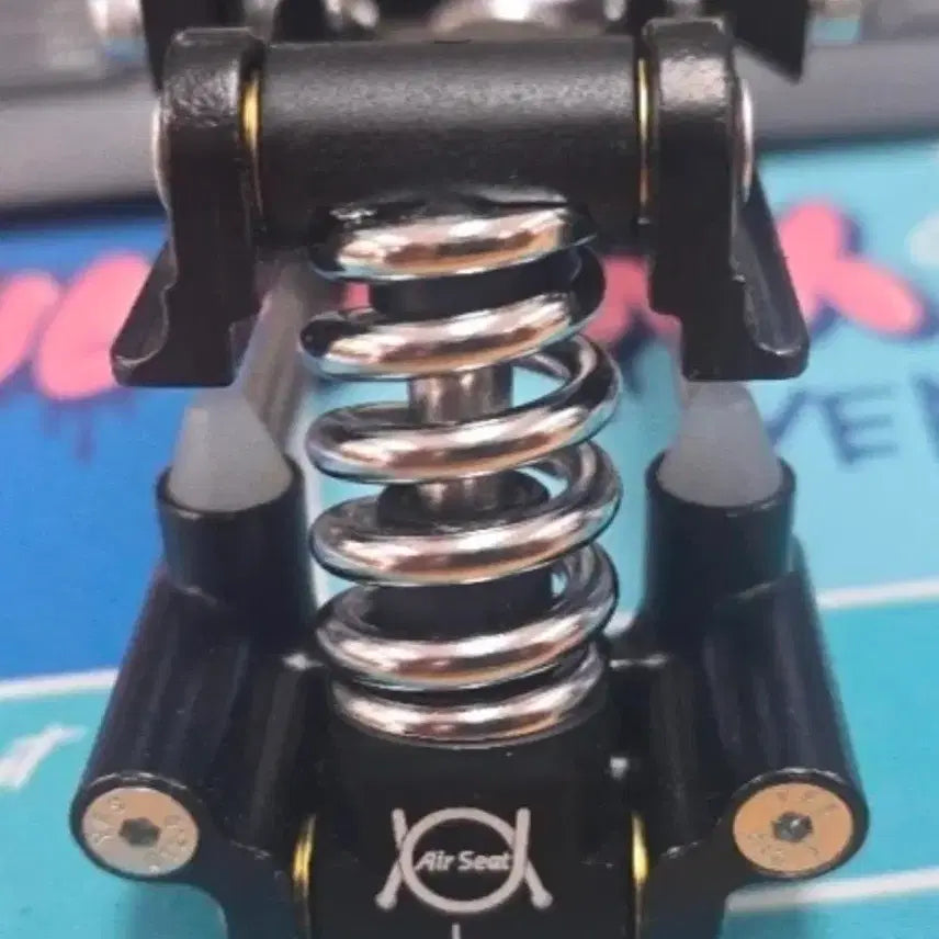 [BUNJANG] AeroSeat 35 Genuine Black L Shock Vibration Suspension Seat / 자전거 에어시트 35 정품 블랙 L 충격 진동 서스펜션