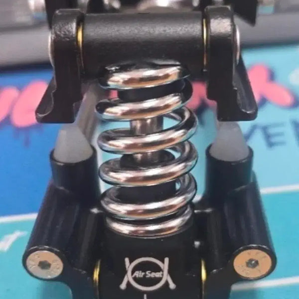 [BUNJANG] AeroSeat 35 Genuine Black L Shock Vibration Suspension Seat / 자전거 에어시트 35 정품 블랙 L 충격 진동 서스펜션